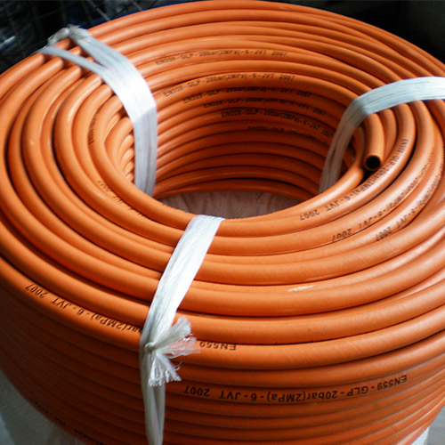 外編織橡膠管在化學(xué)介質(zhì)中的耐腐蝕性能探討